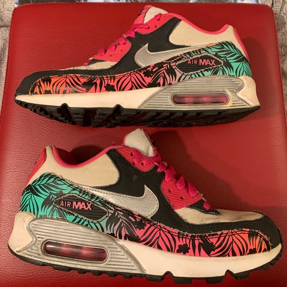 Nike Air Max - multi colour w/ rainforest” designs - Picture 2 of 2
